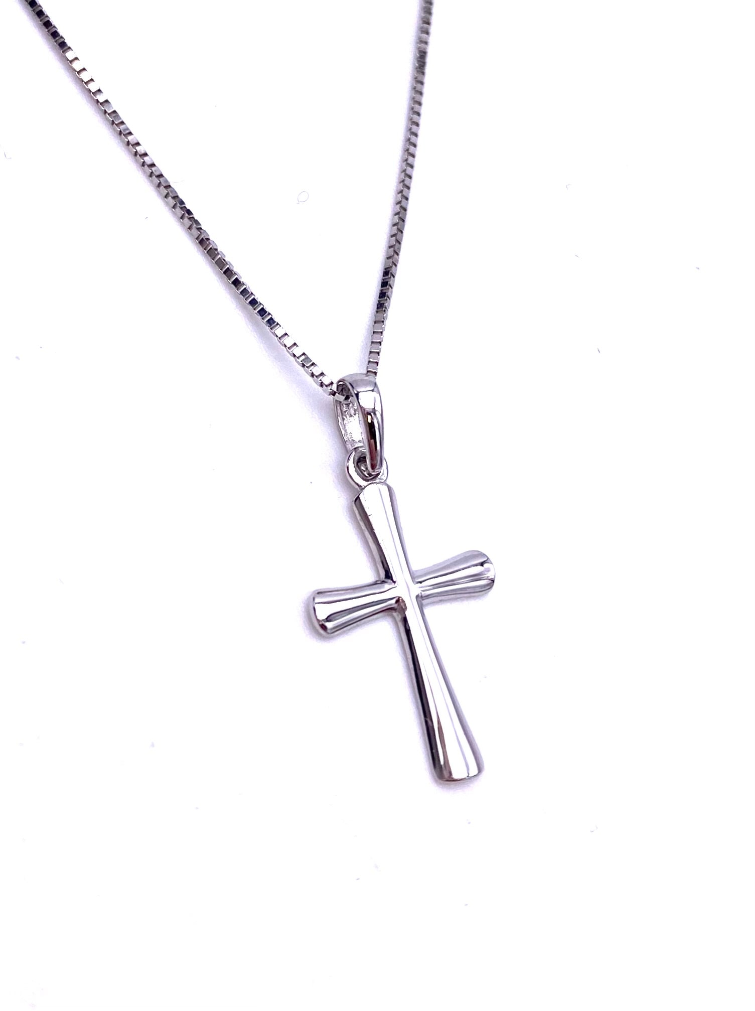 Petite White Gold Cross F330B409021 – Farley's - Main Image