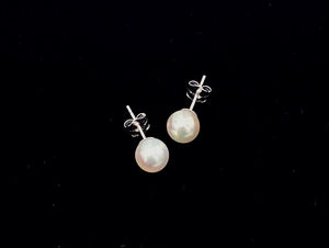 6.5 mm Pearl earrings in White Gold
