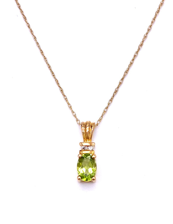 Oval Peridot Necklace in Yellow Gold F05041-6514