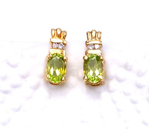 Oval Peridot Earrings in Yellow Gold F096E0555